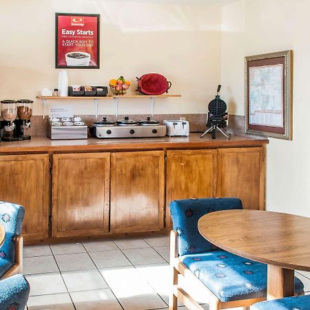 Econo Lodge Eagle Nest Kültér fotó