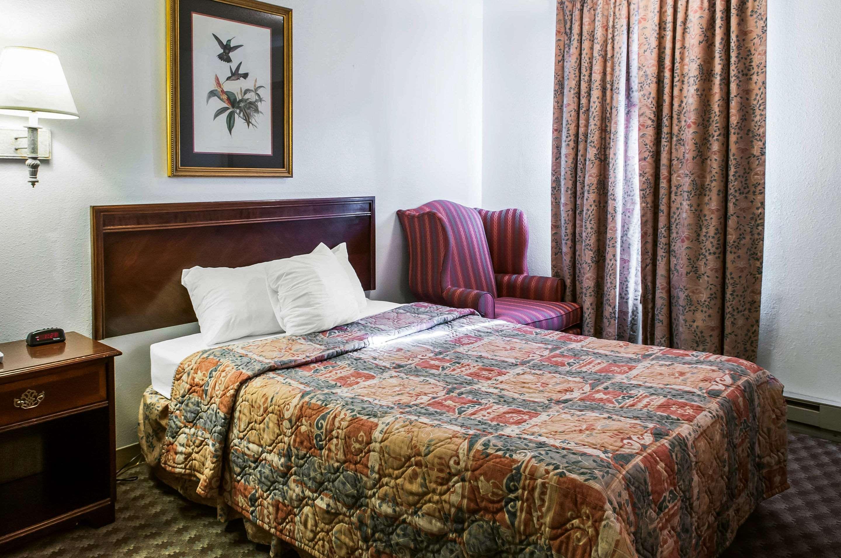 Econo Lodge Eagle Nest Kültér fotó