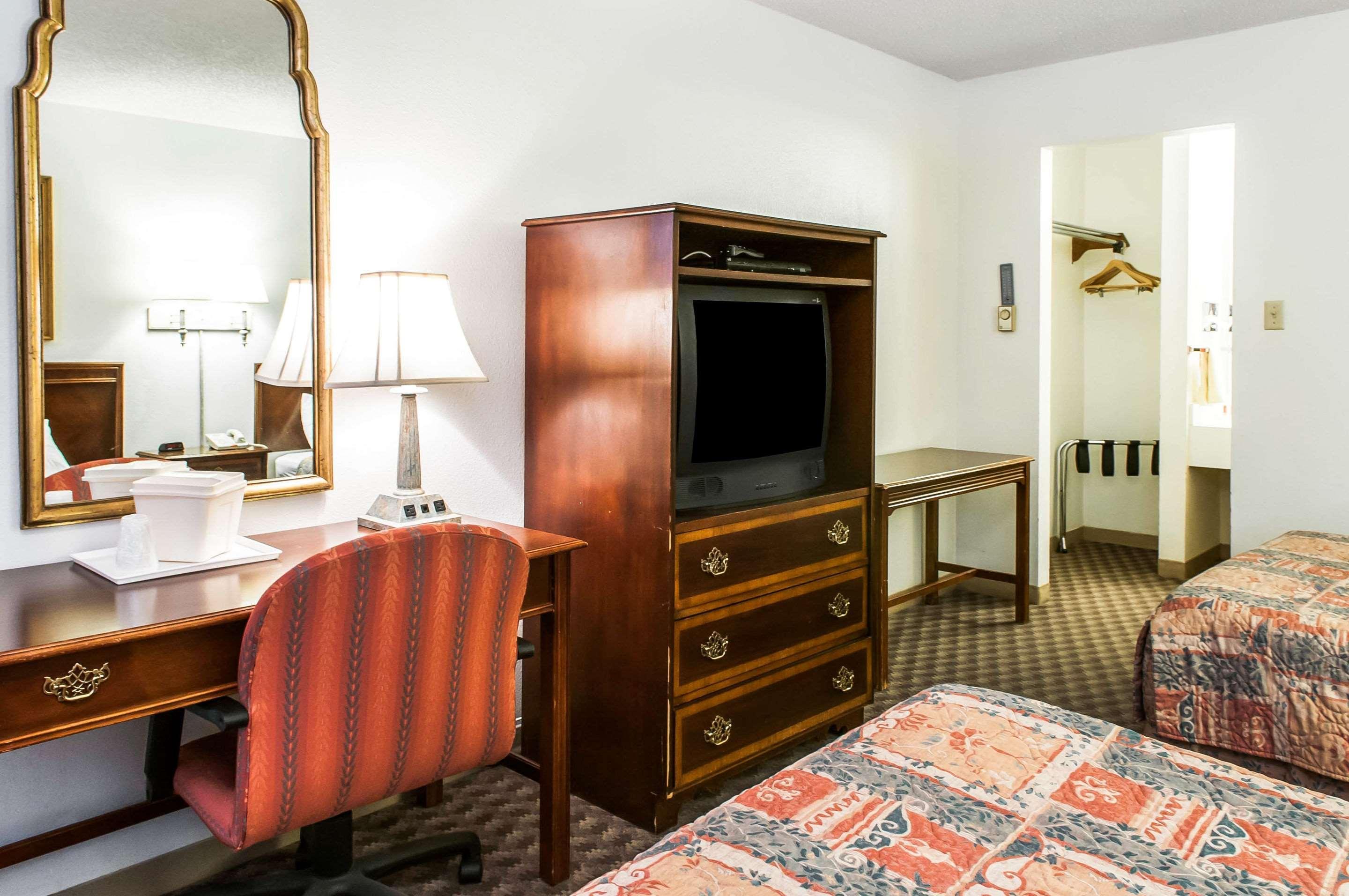 Econo Lodge Eagle Nest Kültér fotó