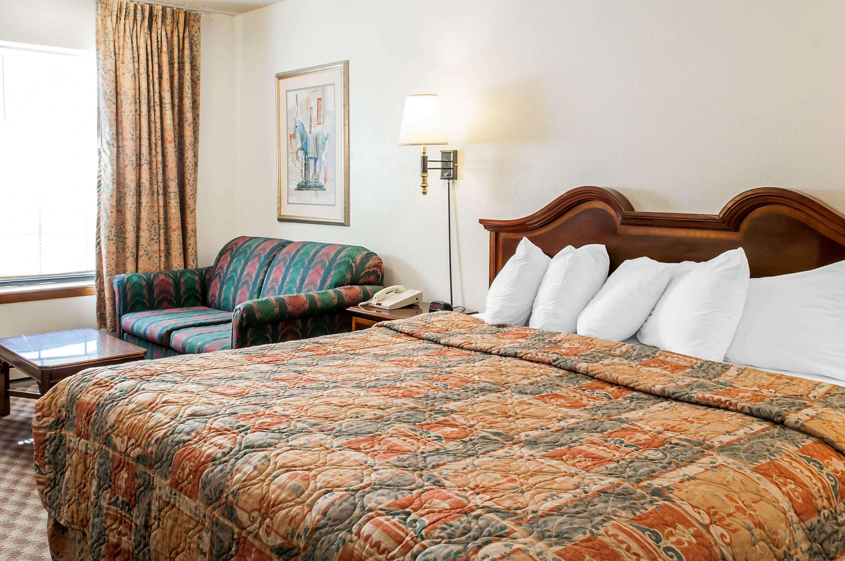 Econo Lodge Eagle Nest Kültér fotó