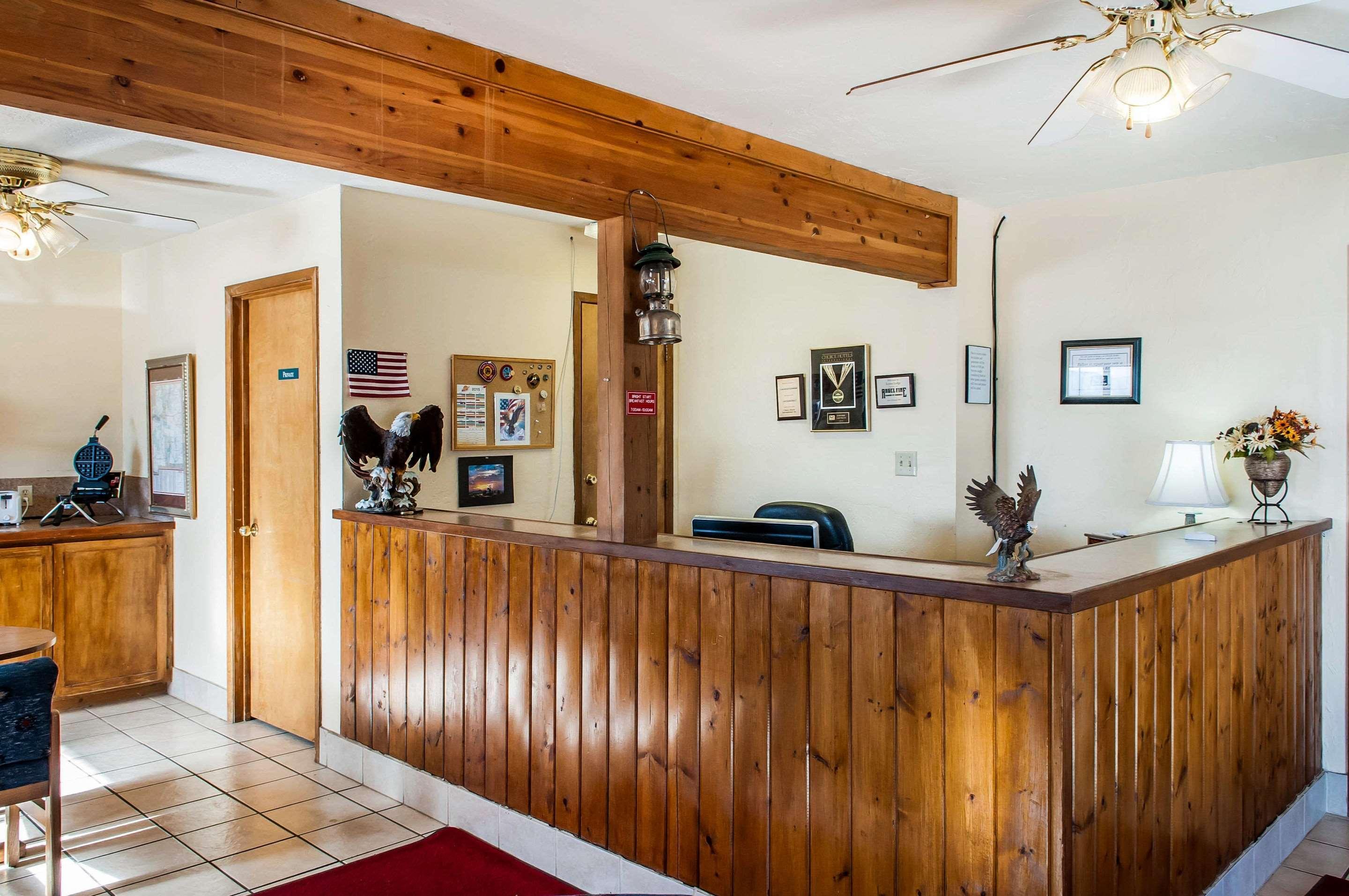 Econo Lodge Eagle Nest Kültér fotó