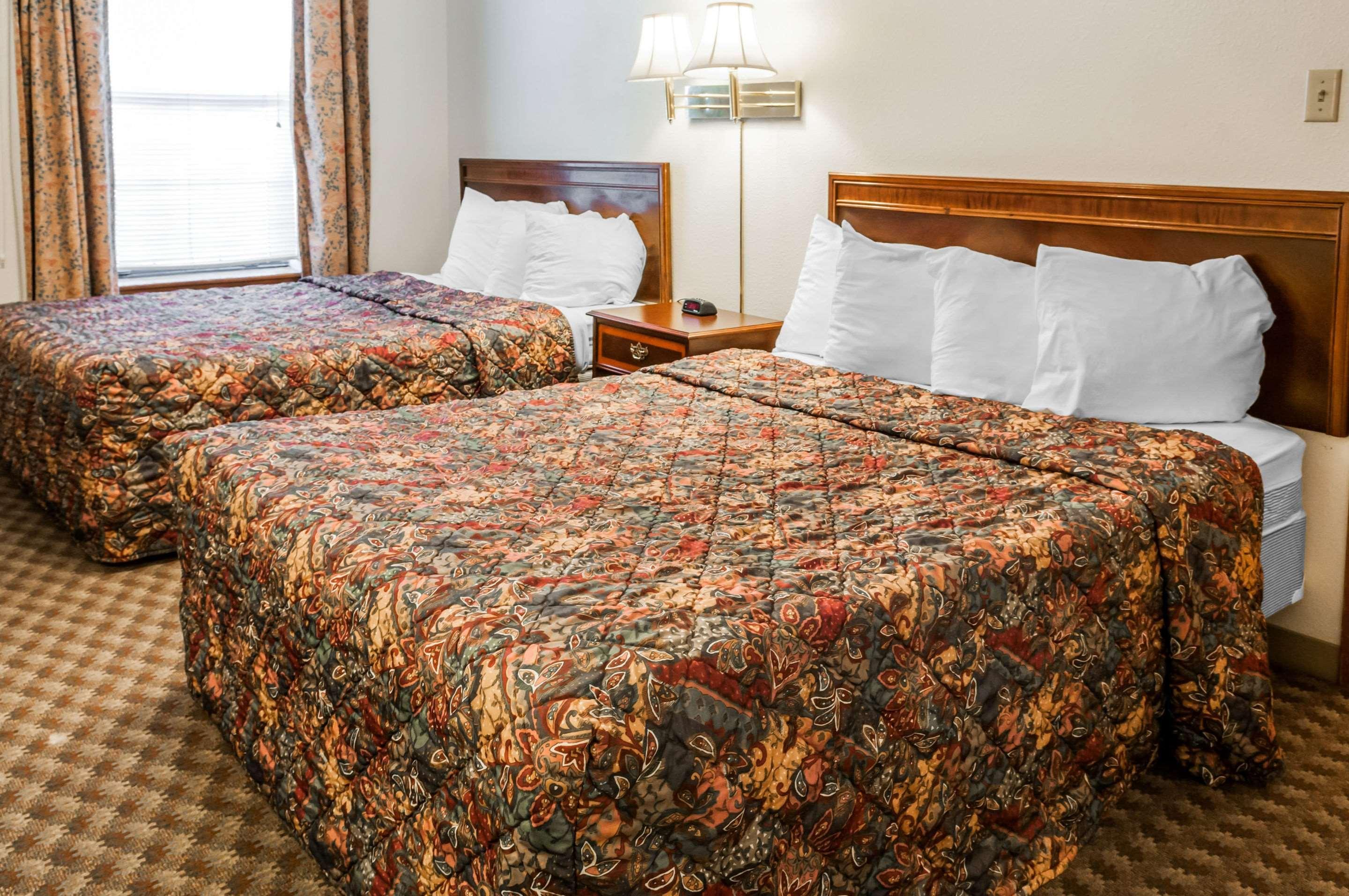 Econo Lodge Eagle Nest Kültér fotó