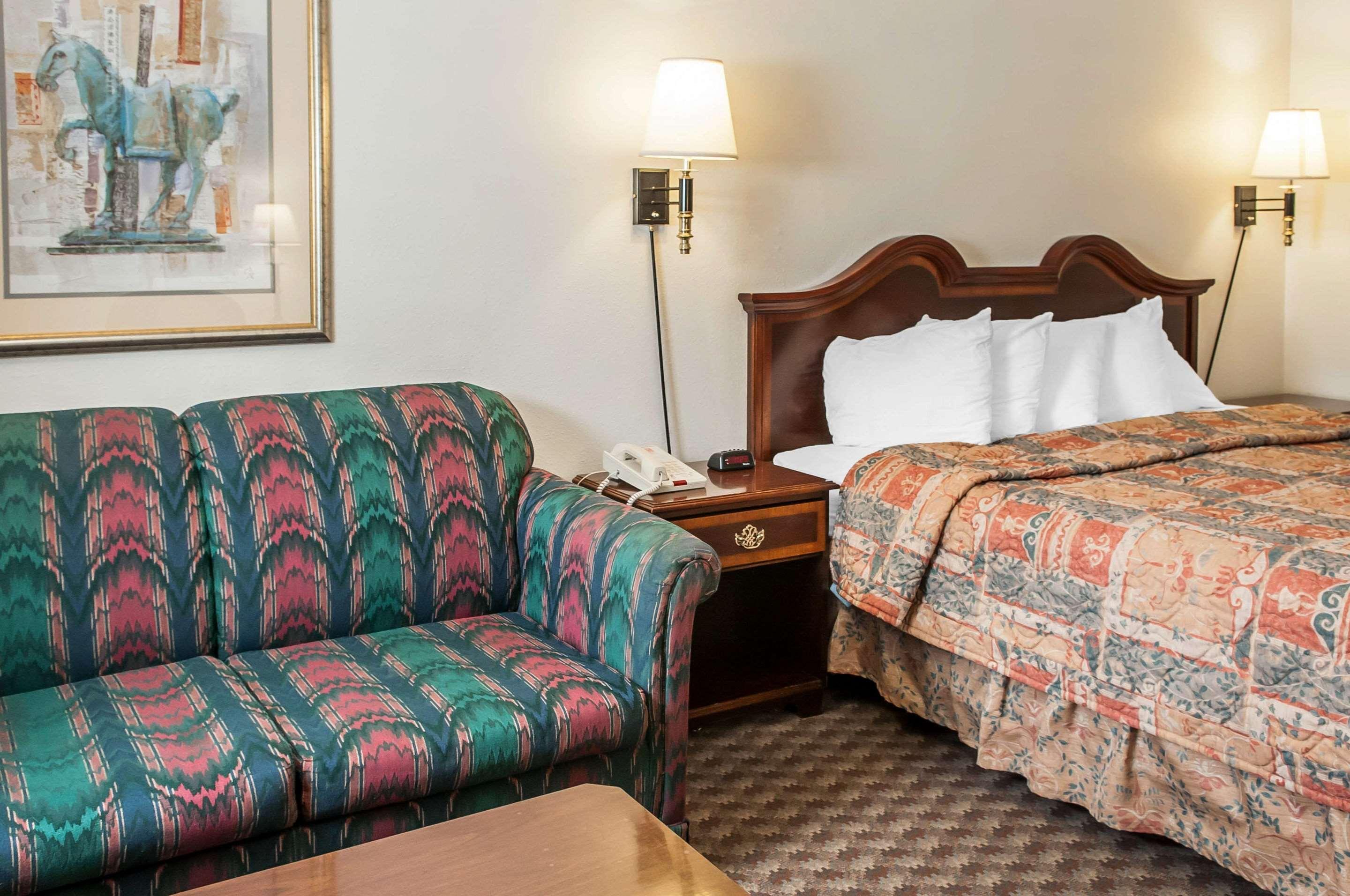 Econo Lodge Eagle Nest Kültér fotó