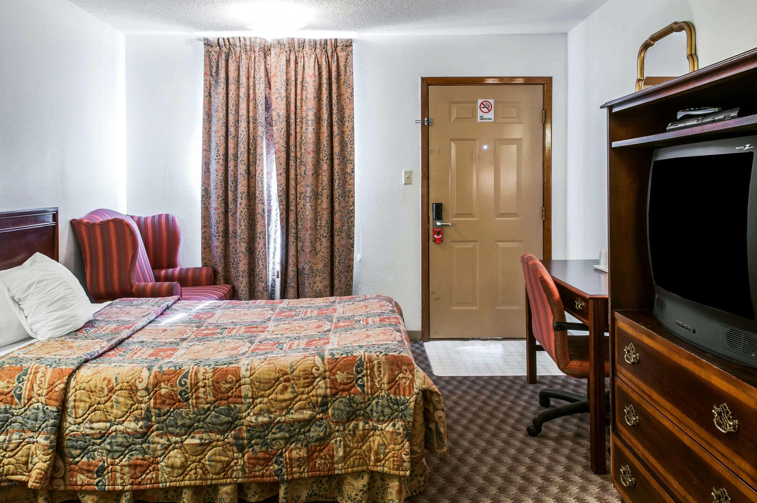 Econo Lodge Eagle Nest Kültér fotó